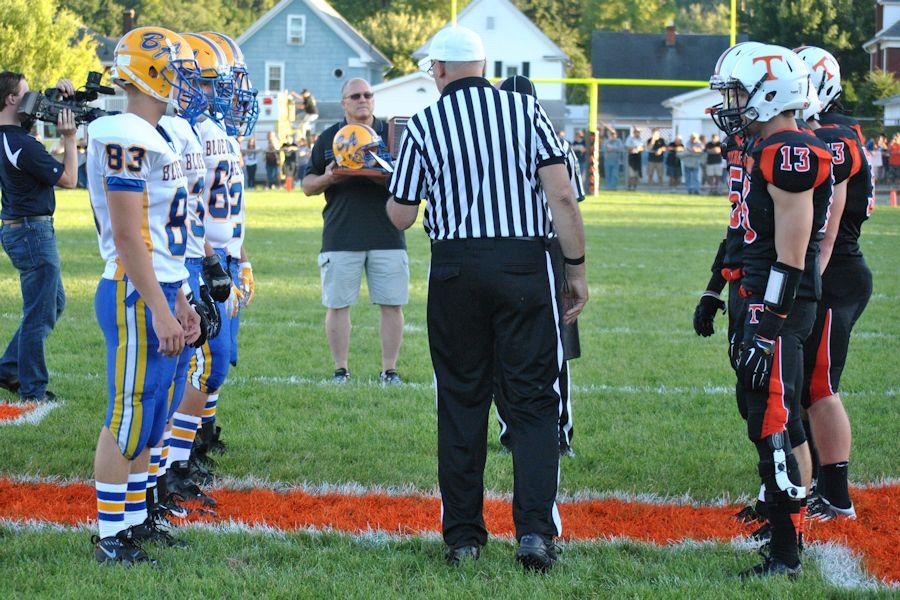 Tyrone and Bellwood captains await the coin toss