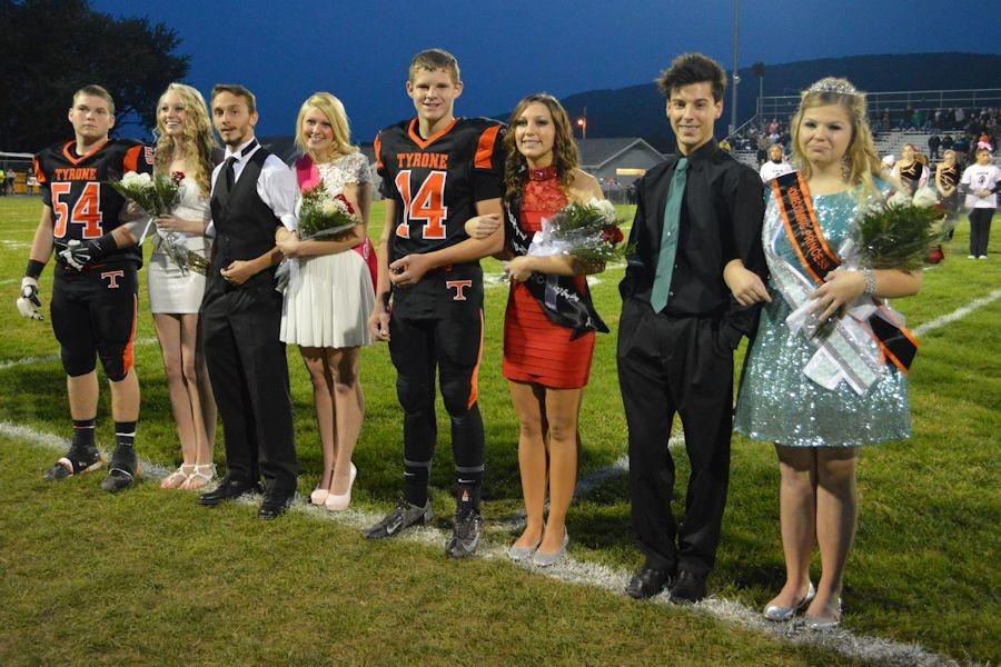 Homecoming+Court+from+left%3A+a+tie+for+third+runners+up%2C+Olivia+Dickson+and+Lauren+Patterson%2C+second+runner+up+Jordyn+Greene+and+first+runner+up+Madalyn+Miller.