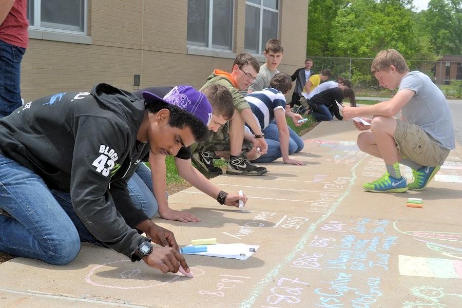 Tyrone high school students create public art to teach history at the middle school