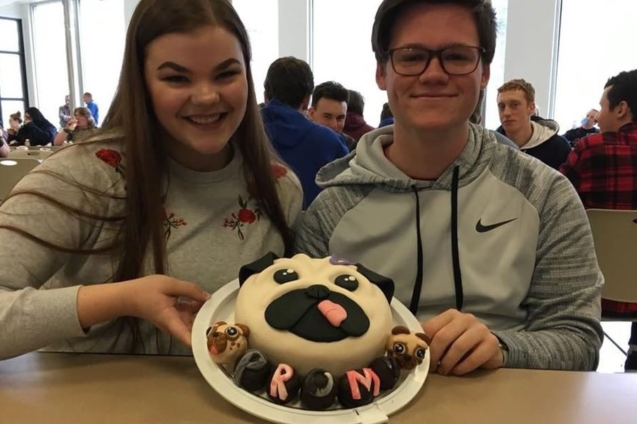 Eagle Eye Promposal Contest: Straight Pugging It to Prom