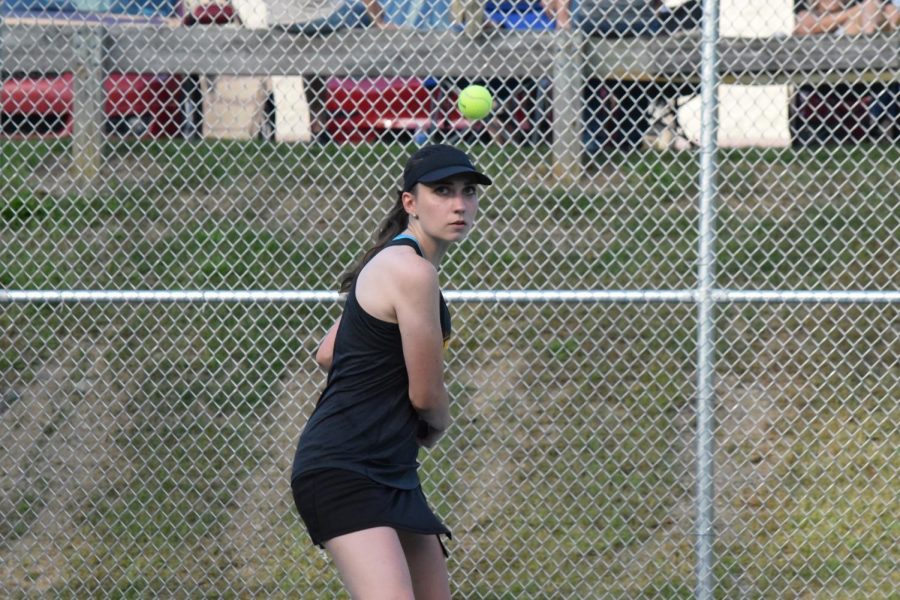 Alicia Endress goes for a backhand in her win vs. Lauryn Kitchen (C) 6-2, 6-1.