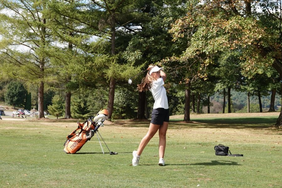 Action shot of Cassidy Miksich on the fairway. 