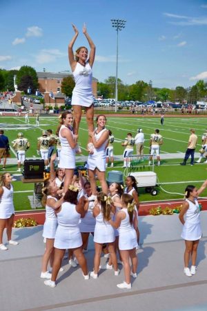 Cheer pyramid 