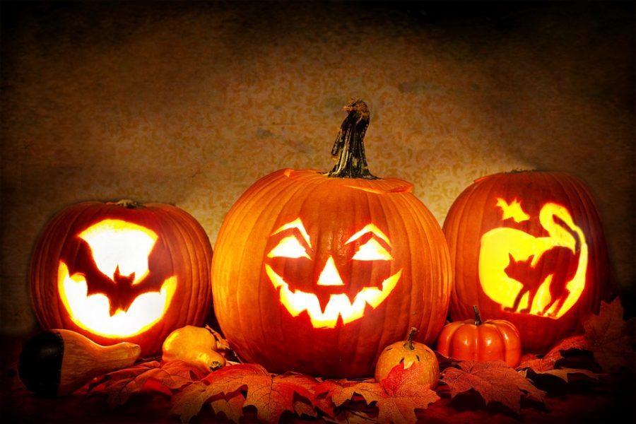 Students+in+grades+9-12++and+staff+can+enter+the+2019+Eagle+Eye+Pumpkin+Carving+Contest+by+October+21st.+