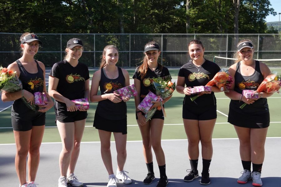 The 2019 Tennis Seniors: Winnie Grot, Megan Dale, Alicia Endress, Emilee Walk, Olivia Reese, and Lindsey Walk. 