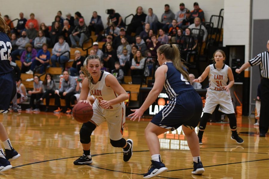 Emma Getz driving to the hoop.
