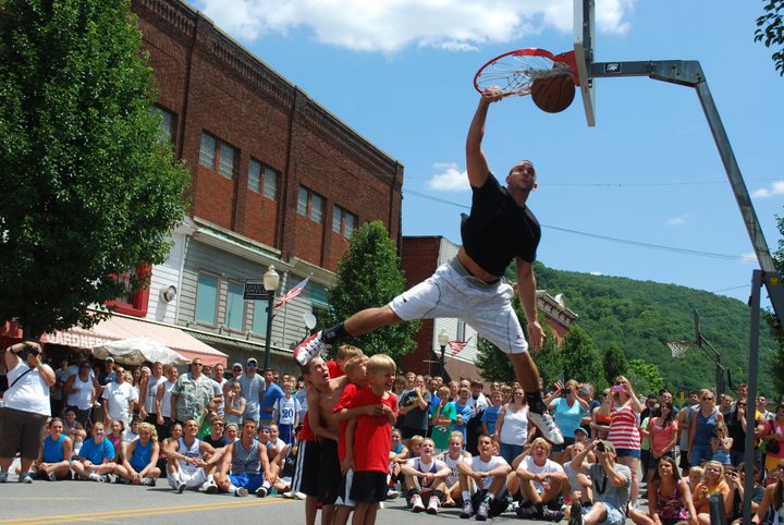 One of the fan favorite events at HoopsFest is the annual slam dumk competition.  HoopsFest will not happen this summer due to the coronavirus.