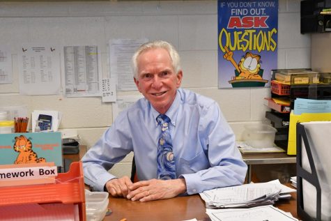 Longtime TAMS Teacher Steve Stoner to Retire in June
