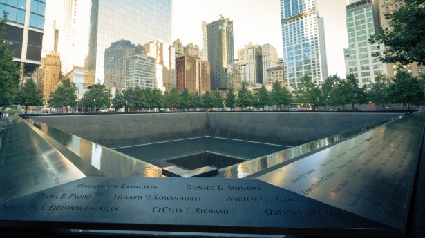 The 9/11 memorial located at the World Trade Center in New York City honors all 2,977 people who died in the terrorist attacks on that day.