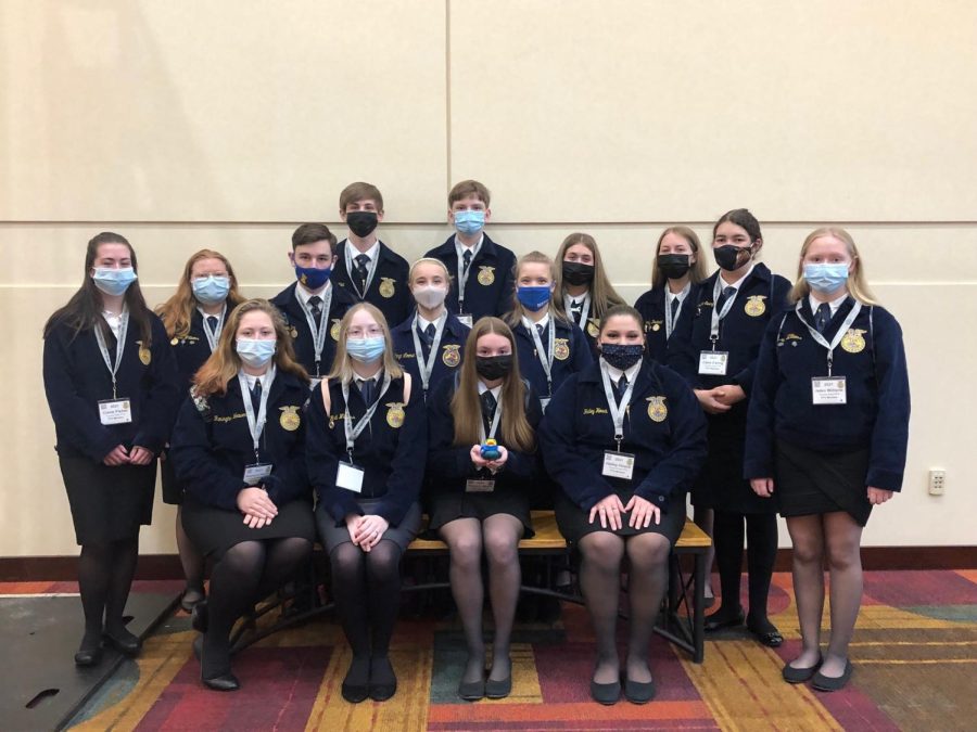 15+Tyrone+Area+FFA+members+who+attended+the+94th+National+FFA+Convention+and+Expo%3A+sitting+left+to+right+%E2%80%93+Remington+Weaver%2C+Randi+Williams%2C+Rayann+Walls+%28holding+Mr.+Duck%29%2C+Hailey+Houck%3B+standing+lt.+to+rt.+%E2%80%93+Claire+Fisher%2C+Jillian+Williams%2C+Garin+Hoy%2C+Leo+Veit%2C+Nora+Hoy%2C+Maverick+Fleck%2C+Paige+Hoy%2C+Jenna+Weyer%2C+Karly+Diebold%2C+Catie+Ewing%2C+and+Jaden+Williams.