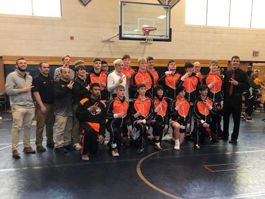 Eagles+Nearly+Golden+at+District+Duals