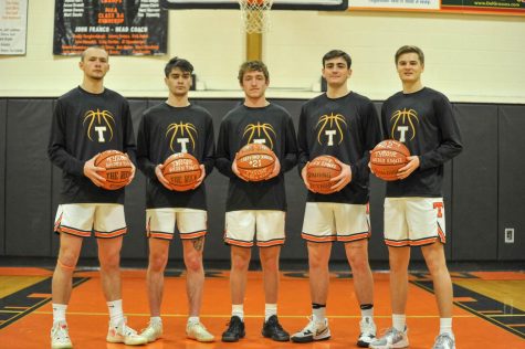 Boys Basketball Honors Five Seniors