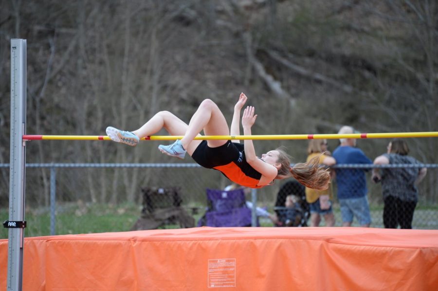 Track and Field Shines at Bellwood Invite