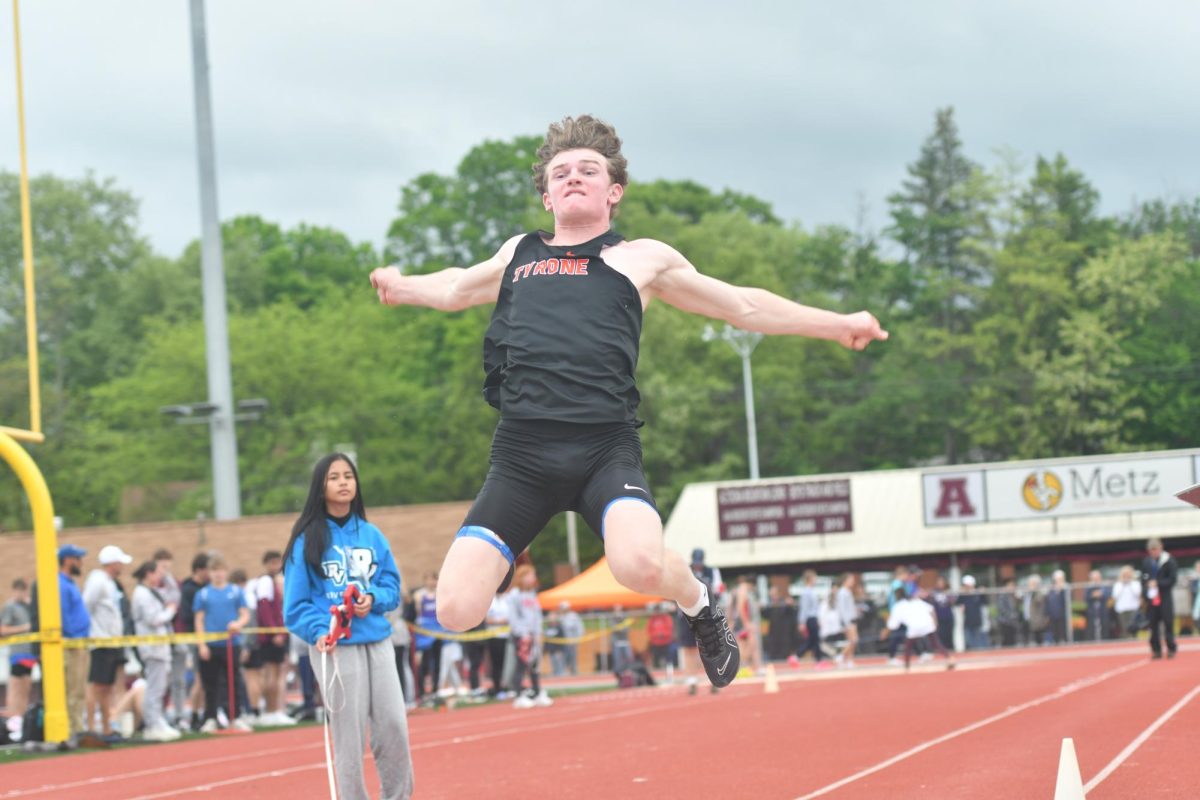 Brady+Ronan+at+the+district+championships+this+season%2C+where+he+jumped+to+a+third+place+finish+and+qualified+for+States.+