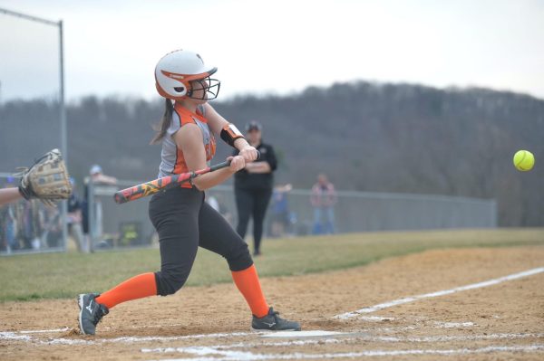 Lady Eagles Extend Winning Streak to Seven Games vs. McCort