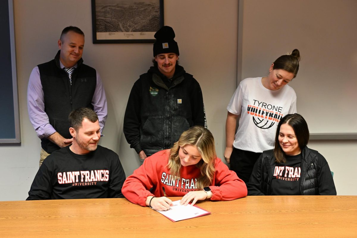 Crowell Commits to SFU Volleyball